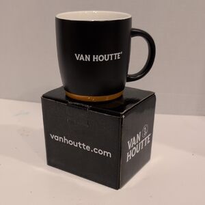 Van Houtte 12 Oz Black and Gold Coffee Mug